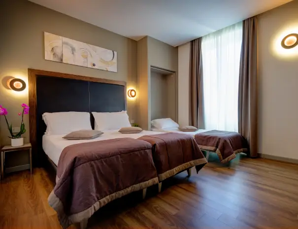 Triple Room (2)