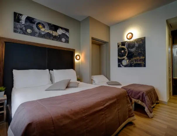 Triple Room (4)-mini