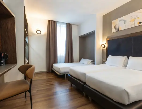QUADRUPLA STANDARD ALMANTHIA HOTEL